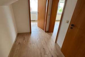Gemütliche 2-Zimmer mit neuen Laminat und Einbauküche in guter Lage! – Glösaer Straße 28, 9131 Ebersdorf, Chemnitz – Vorschaubild 13