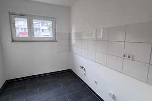 // frisch renovierte 3 Zimmer Wohnung in beliebter Gegend mit Balkon // – Lessingstraße 21, 47226 Duisburg – Vorschaubild 2