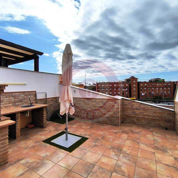 IMF IMMOBILIENVERWALTUNG verkauft prächtige Reihenvilla mit 4 Schlafzimmern in Vélez-Málaga