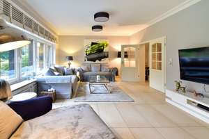 Modernisierte Villa mit ca. 329m² Wfl in begehrter Lage auf wunderschönem Grundstück direkt am Zoo – Die vollständige Adresse der Immobilie erhältst du vom Anbieter., 47057 Neudorf-Nord, Duisburg – Vorschaubild 8