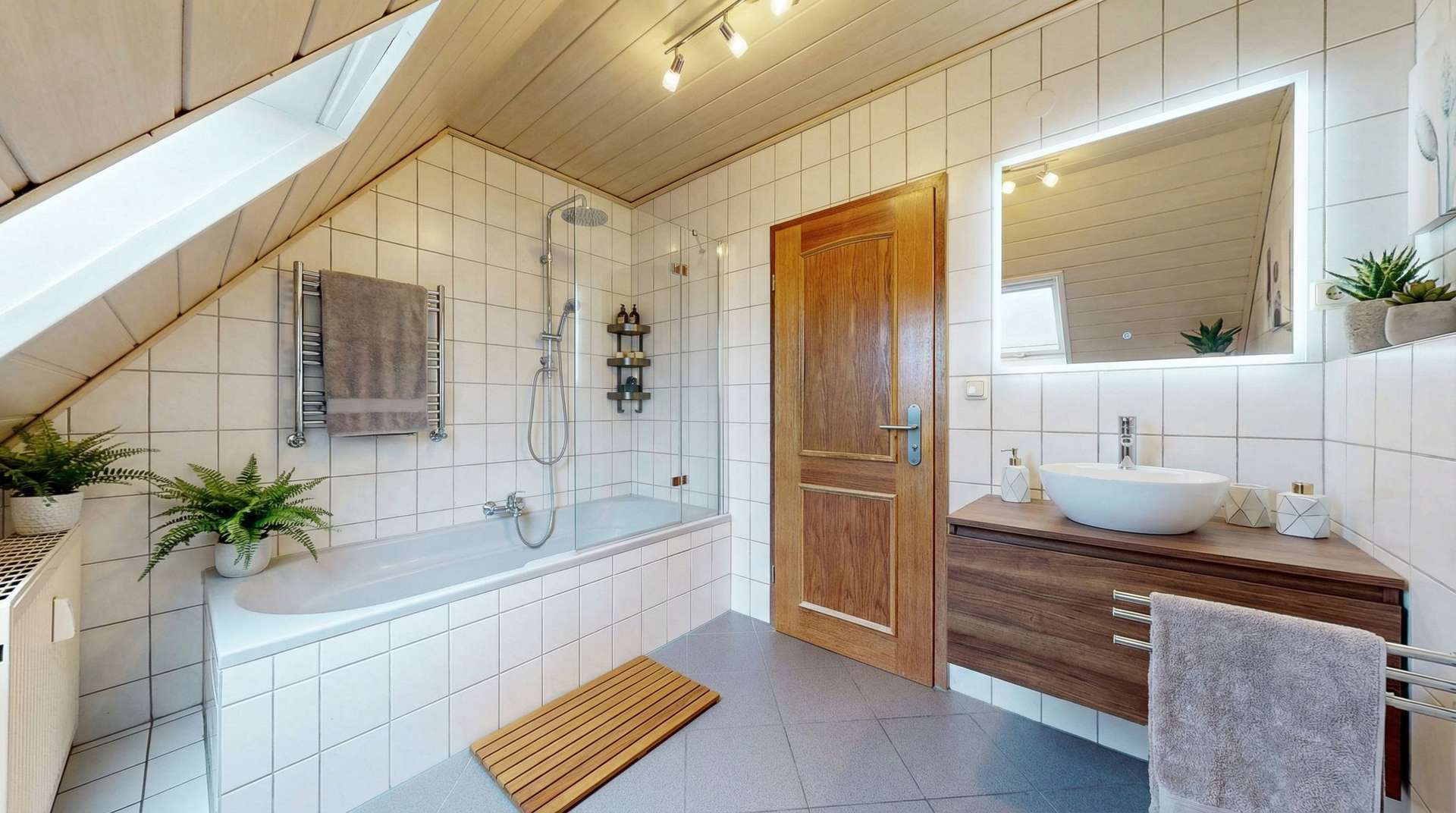 Immobilie in Eibelstadt - Attraktive 4-Zimmer-Dachgeschosswohnung in ruhiger Lage – ideal für Familien, Paare & Kapitalanleger - Bild 3