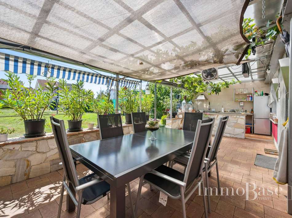 Terrasse mit Outdoor Küche