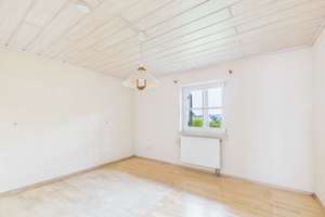 Viel Grundstück, viele Möglichkeiten: Einfamilienhaus in Weiden mit ca. 1.002 m² Grundstück – 92637 Rehbühl, Weiden in der Oberpfalz – Vorschaubild 4