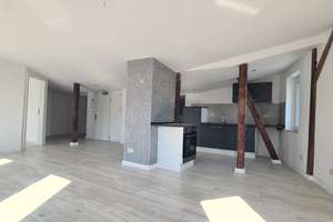 Wohnen mit Charakter: 2-Zimmer-Dachgeschosswohnung in Magdeburg