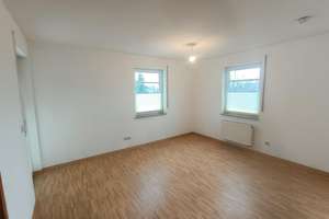 Dresden-Cotta - prov.frei, ruhige, mod. 1 Zi.-Whg. mit Balkon, sep. Küche mit Einbauten u. TG Stpl. – Sachsdorfer Str. 15, 1157 Cotta (Stadtteil), Dresden – Vorschaubild 3