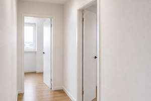 Erstbezug nach Sanierung: Helle 3-Zi.-Wohnung mit Balkon - zur Eigennutzung oder Kapitalanlage – Die vollständige Adresse der Immobilie erhältst du vom Anbieter., 80804 Am Luitpoldpark, München – Vorschaubild 7