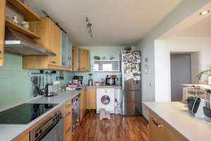 Großzügige 4-Zimmer-Wohnung mit Einbauküche, Garage und Fernblick – Die vollständige Adresse der Immobilie erhältst du vom Anbieter., 72760 Reutlingen-Mitte, Reutlingen – Vorschaubild 6