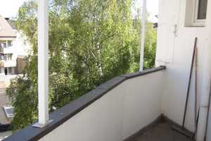 **3erWG-GEEINGNET-Gepflegte Wohnung mit Laminat,2 Bädern, Wohnküche, tageslicht Duschbad & Balkon*** – Dortmund – Vorschaubild 1