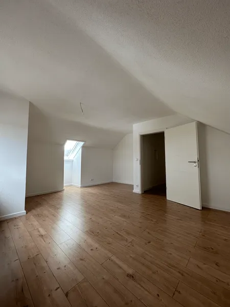 Wohn- und Schlafzimmer