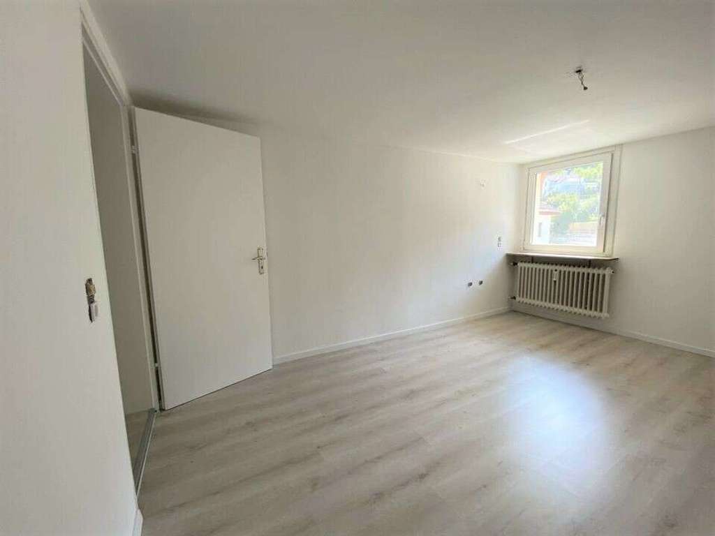 Immobilie in Titisee-Neustadt - ATTRAKTIVE RENDITE! EIGENTUMSWOHNUNG MIT GROßER DACHTERRASSE IM BELIEBTEN ORT TITISEE-NEUSTADT - Bild 1