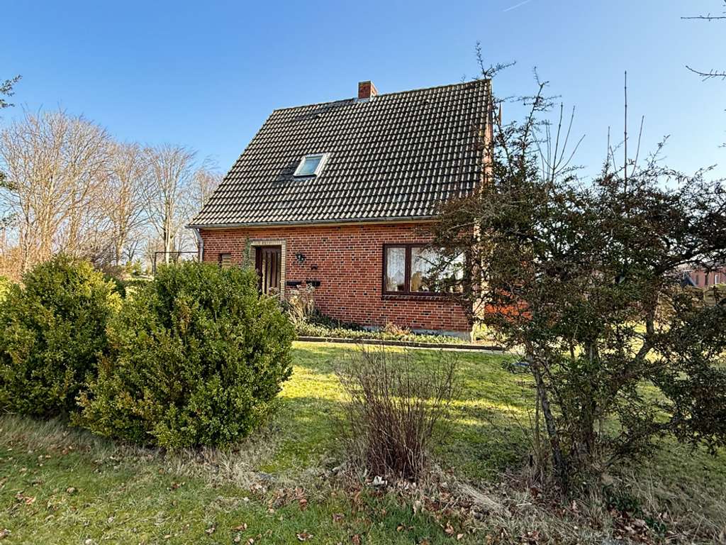 Immobilie in Norstedt - Anleger haben die Wahl: Sanierung oder Neubau. Immobilie mit attraktivem Grundstück mitten in Viöl. - Bild 2