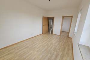 Großzügiges Toskana-Reiheneckhaus mit 5 Zimmer, 1 Appartement und 2 Terrassen in Schierling – Die vollständige Adresse der Immobilie erhältst du vom Anbieter., 84069 Schierling – Vorschaubild 13