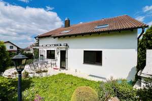 Einfamilienhaus mit ELW in toller Lage mit Gartenidyll und Doppelgarage – Die vollständige Adresse der Immobilie erhältst du vom Anbieter., 71701 Schwieberdingen – Vorschaubild 2
