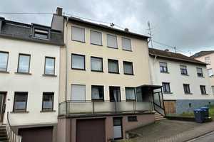 Beidseitig angebautes Mehrfamilienhaus mit großem Grundstück im Herzen von Püttlingen – Stadtverband Saarbrücken (Kreis) – Vorschaubild 2
