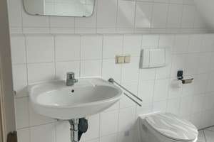 Wohnen mit Charakter: 2-Zimmer-Dachgeschosswohnung in Wiesbaden – Hollerbornstraße 77, 65197 Rheingauviertel / Hollerborn, Wiesbaden – Vorschaubild 4