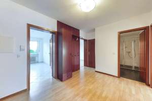 Gepflegte 3-Zimmer-Eigentumswohnung mit Balkon & Tiefgaragenstellplatz in ruhiger Lage – Die vollständige Adresse der Immobilie erhältst du vom Anbieter., 40627 Unterbach, Düsseldorf – Vorschaubild 3