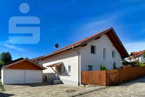 Traumhaus mit großem Grundstück in Oberbergkirchen – Die vollständige Adresse der Immobilie erhältst du vom Anbieter., 84564 Oberbergkirchen – Vorschaubild 2
