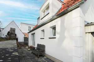Zukünftiges Familienidyll mit Garten, Garage und Carport in naturnaher Lage – Würzburg (Kreis) – Vorschaubild 1