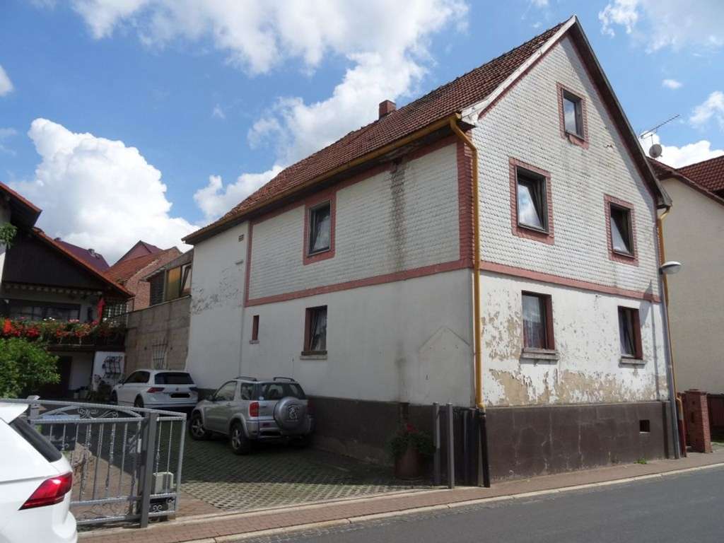 Immobilie in Bad Salzungen - Nur 70% vom VKW für ren.-bedürftiges ZFH in Bad Salzungen. PROVISIONSFREI ! - Bild 1