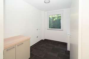 Attraktive DHH mit spektakulärem Fernblick in bester Hanglage in Weil der Stadt – Die vollständige Adresse der Immobilie erhältst du vom Anbieter., 71263 Weil der Stadt – Vorschaubild 14