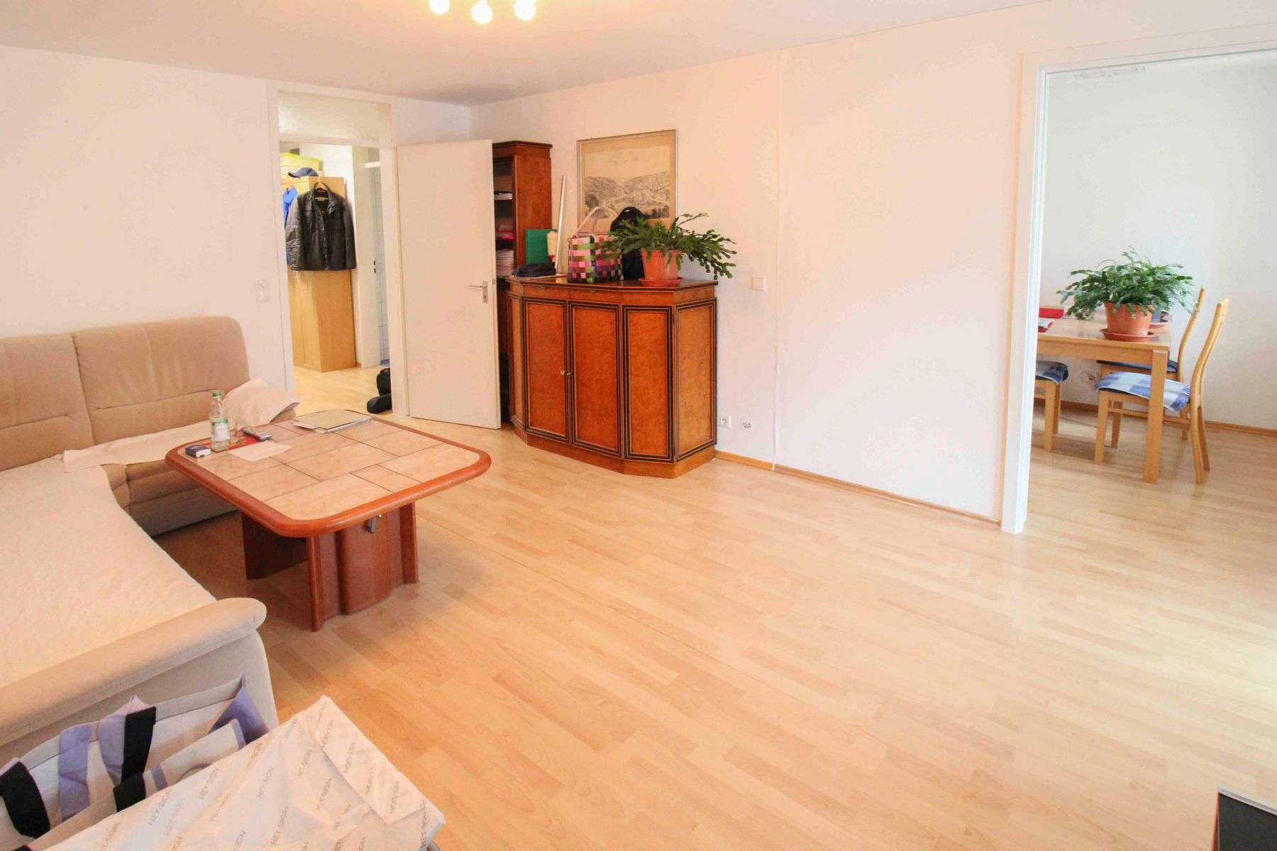 Immobilie in Grafenau - Naturnahes Wohnen: 3,5 Zi. Wohnung mit Garage und Wintergarten. Energieeff. C - Bild 2