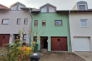 Charmantes maklerfreies Reihenmittelhaus mit 4 Zimmern und Garage in guter Lage in Bretten Kernstadt – Die vollständige Adresse der Immobilie erhältst du vom Anbieter., 75015 Bretten – Vorschaubild 1
