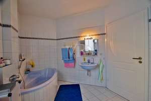 Traumhaftes Architekten-Zweifamilienhaus: Flexibles Wohnen in idyllischer Ruhe – Die vollständige Adresse der Immobilie erhältst du vom Anbieter., 99098 Vieselbach, Erfurt – Vorschaubild 11