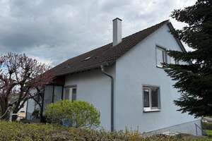Gepflegtes Zweifamilienhaus mit 876 m2 Grund, Garage & Carport in gesuchter Wohnlage von Heuchlingen – Schulhalde 36, 73572 Heuchlingen – Vorschaubild 6
