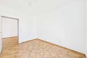 Optimale Grundrissstruktur im renovierungsbedürftigen 4-Zimmer-Wohntraum im beliebten D-Düsseltal – Die vollständige Adresse der Immobilie erhältst du vom Anbieter., 40237 Düsseltal, Düsseldorf – Vorschaubild 24