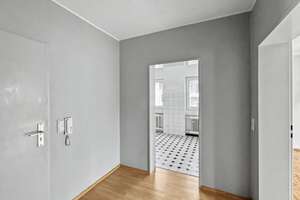 Viel Platz für die Familie: Helle 4-Zimmer-Wohnung mit Balkon und Garage in Leverkusen-Opladen! – Die vollständige Adresse der Immobilie erhältst du vom Anbieter., 51379 Opladen, Leverkusen – Vorschaubild 3