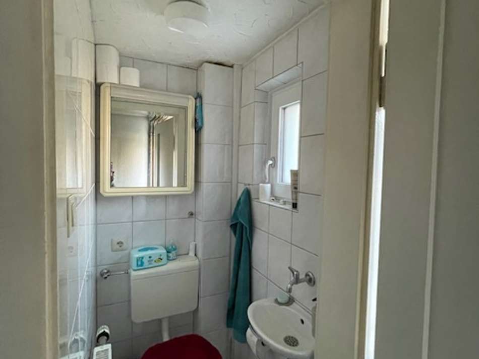 separates WC 