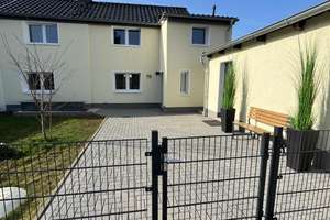 Erstbezug nach Sanierung: Charmantes Haus mit 3 Zimmern in Hennef