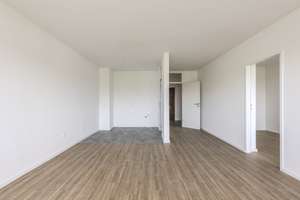 Modernisierte 2-Zimmer-Wohnung im 5. OG mit großer Loggia – Die vollständige Adresse der Immobilie erhältst du vom Anbieter., 81477 Solln, München – Vorschaubild 3