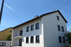 Exklusive 4-Zimmer-Wohnung in der Lehmgrubensiedlung, liebevoll saniert mit Balkon und Garten !