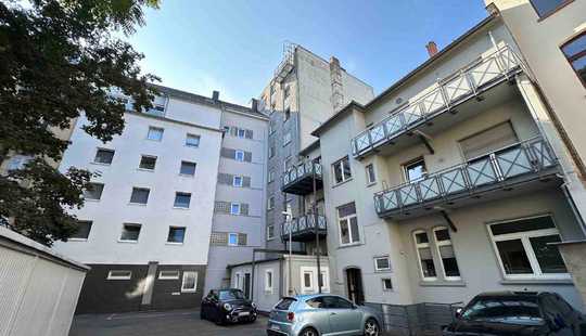 Bild von Gebäudeensemble mit Aufzug bestehend aus 3 Teilen 33 Einheiten in Mainzer Neustadt 