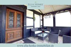 Wohnen im Erdgeschoss: Charmante 4-Zimmer-Wohnung mit überdachter Terrasse + eigenem Eingang.
