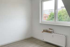 Einfach einziehen!! Renovierte 3 Zimmer + Balkon + Wannenbad + Dachgeschoss – Zedernstraße 30, 41239 Schrievers, Mönchengladbach – Vorschaubild 5
