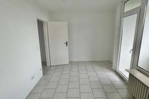 Für Singles - Helle Wohnung mit Balkon und fantastischen Ausblick ins Grüne! – Ricarda-Huch-Straße 11, 55122 Hartenberg-Münchfeld, Mainz – Vorschaubild 4