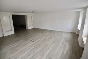 Gepflegte 1-Zimmer-Wohnung mit Einbauküche im Zentrum am Arnulfsplatz. – Zur Schönen Gelegenheit 7, 93047 Innenstadt, Regensburg – Vorschaubild 11