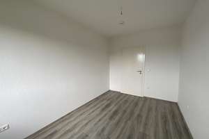 Gemütliche 3-Zimmer-Etagenwohnung in Leer – 63,25 m² auf der 1. Etage links – Tjackleger Fährweg 15, 26789 Leer (Ostfriesland) – Vorschaubild 14