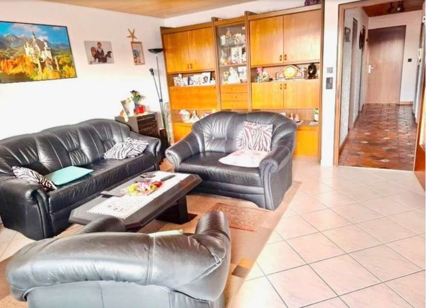 Immobilie in Leutenbach - 4,5 Zimmer-Wohnung in Leutenbach Ortsmitte - beim Rathaus - Bild 0