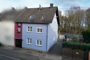 Attraktives Dreifamilienhaus in ruhiger Lage von Wehrden – Ideal für Kapitalanleger – Stadtverband Saarbrücken (Kreis) – Vorschaubild 1