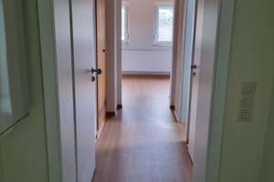 Charmante 1-Zimmer Wohnung im DG in Würzburg-Sanderau – Breslauer Straße 14, 97072 Sanderau, Würzburg – Vorschaubild 2