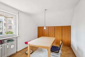 ::: Feine freie Dachgeschoss-Whg. mit Flair, Balkon, Bad mit Tageslicht und in ruhiger Lage ::: – 70186 Gaisburg, Stuttgart – Vorschaubild 4
