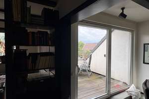 Charmante 2,5-Zimmer-Dachgeschosswohnung mit sonniger Loggia in attraktiver Lage von Essen – 45356 Bochold, Essen – Vorschaubild 2