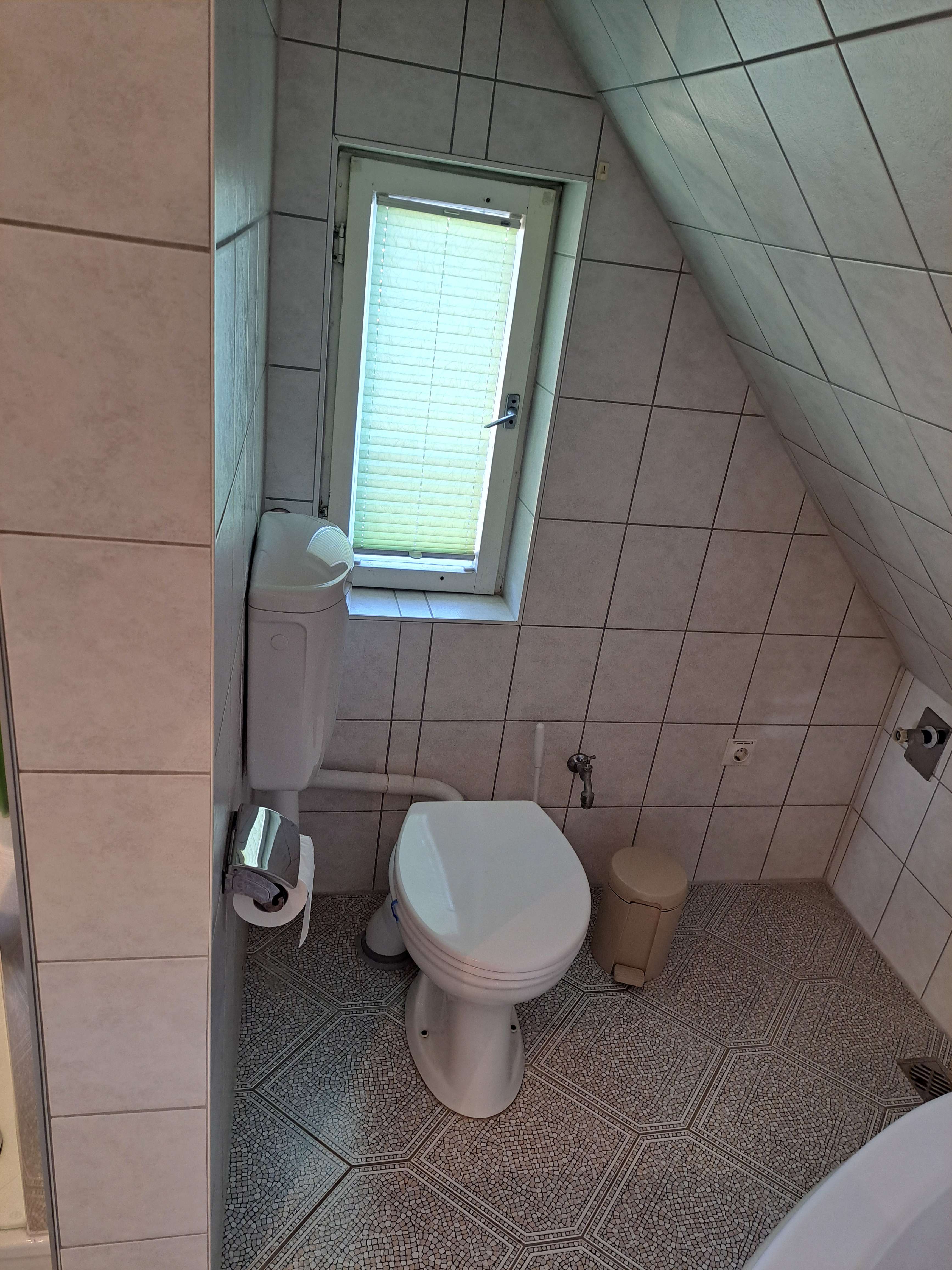 Immobilie in Glowe - Zweifamilienhaus - 300 m zum Strand, beide WE frei verfügbar - Bild 3