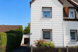 Bereit für Ihre Ideen - Doppelhaushälfte mit Garten, Garage und Entwicklungspotenzial | GSII.