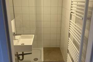 Komplett modernisierte 1-Zi.-Wohnung mit Balkon * 31 m² – Feuchtwanger Str 3, 80937 Am Hart, München – Vorschaubild 3