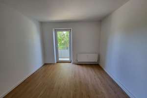 Lichtdurchflutete 3-Zimmer-Wohnung mit Wohnküche in Augsburg-Oberhausen zu vermieten – Eichenhofstraße 25, 86154 Oberhausen-Nord, Augsburg – Vorschaubild 2