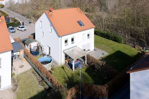 Moderne Doppelhaushälfte mit besonderer Wohnqualität in naturnaher Lage am Köpenicker Forst